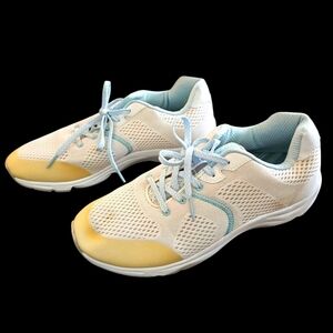 The Vionic Emerald Women’s Orthotic Athletic Shoe